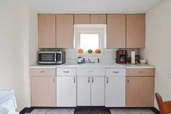 261 Park St #2 - Photo 2 of 15