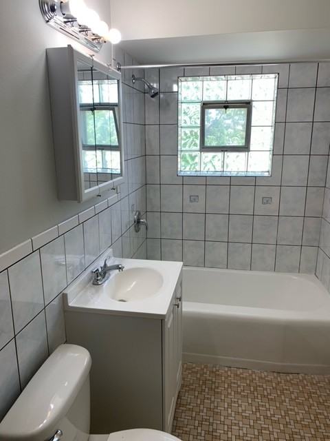 2203 Saint Charles Rd #4 - Photo 3 of 6