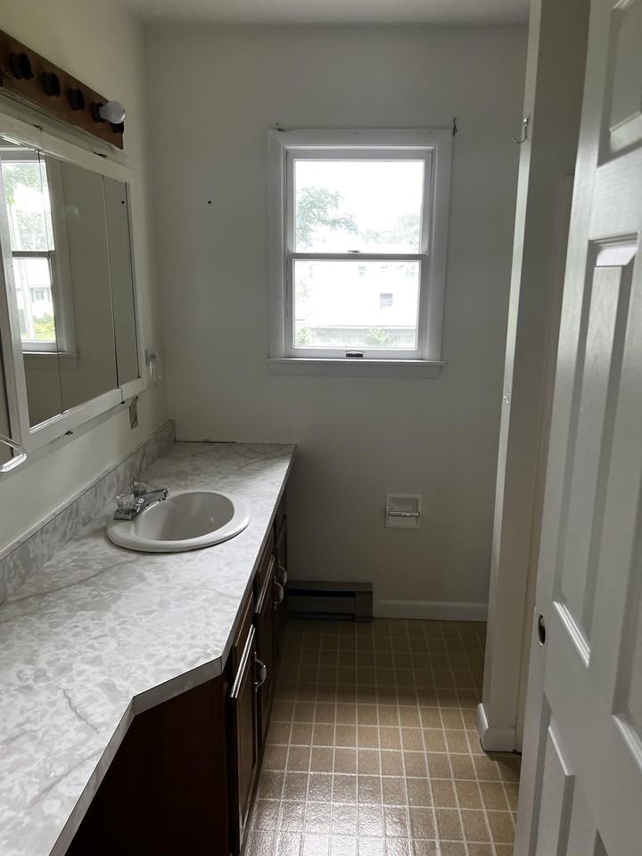 238 Trimble Ave #1 - Photo 6 of 10