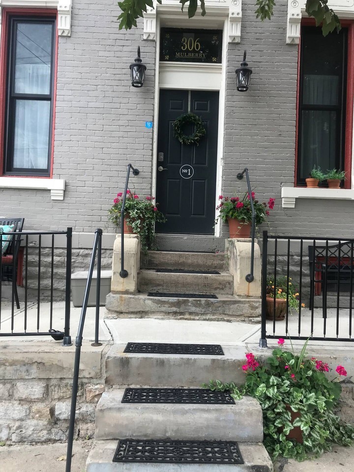 306 Mulberry St #1
