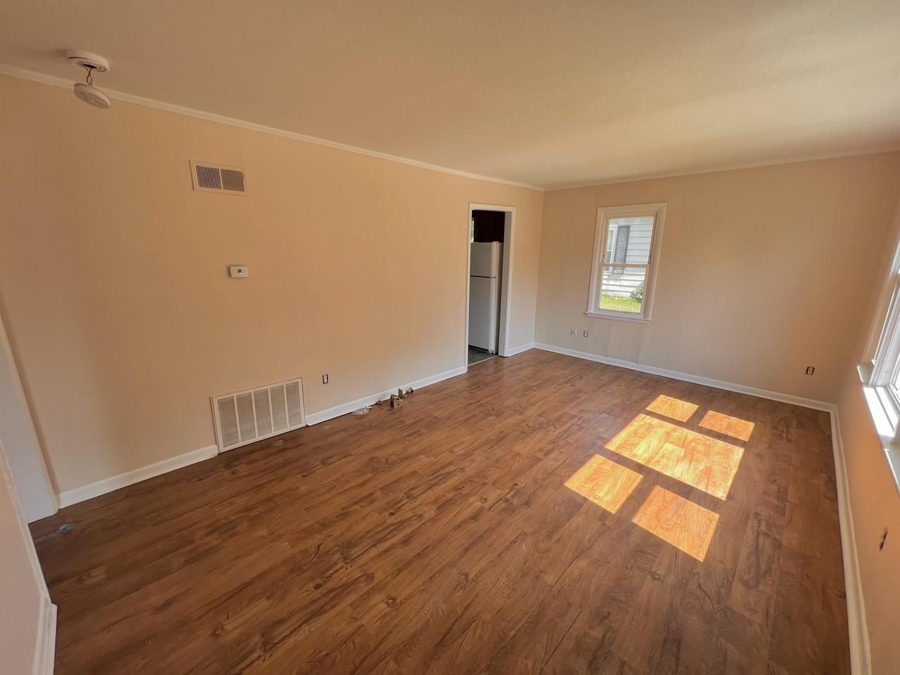 805 Jewell Ave #805 - Photo 2 of 9
