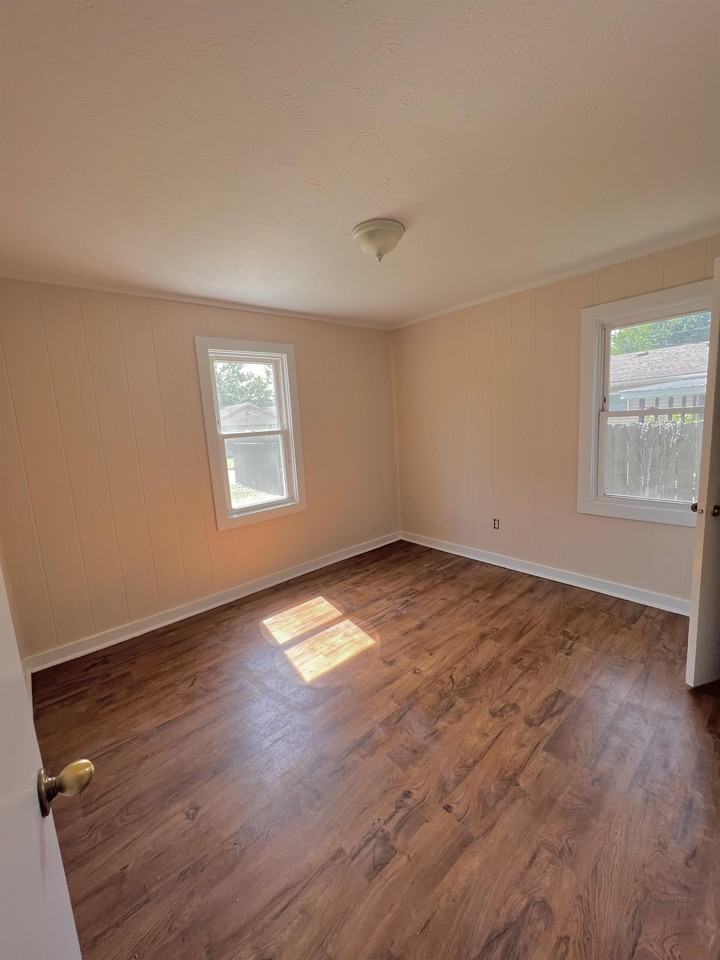805 Jewell Ave #805 - Photo 4 of 9
