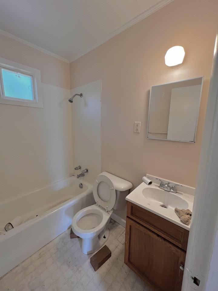 805 Jewell Ave #805 - Photo 6 of 9