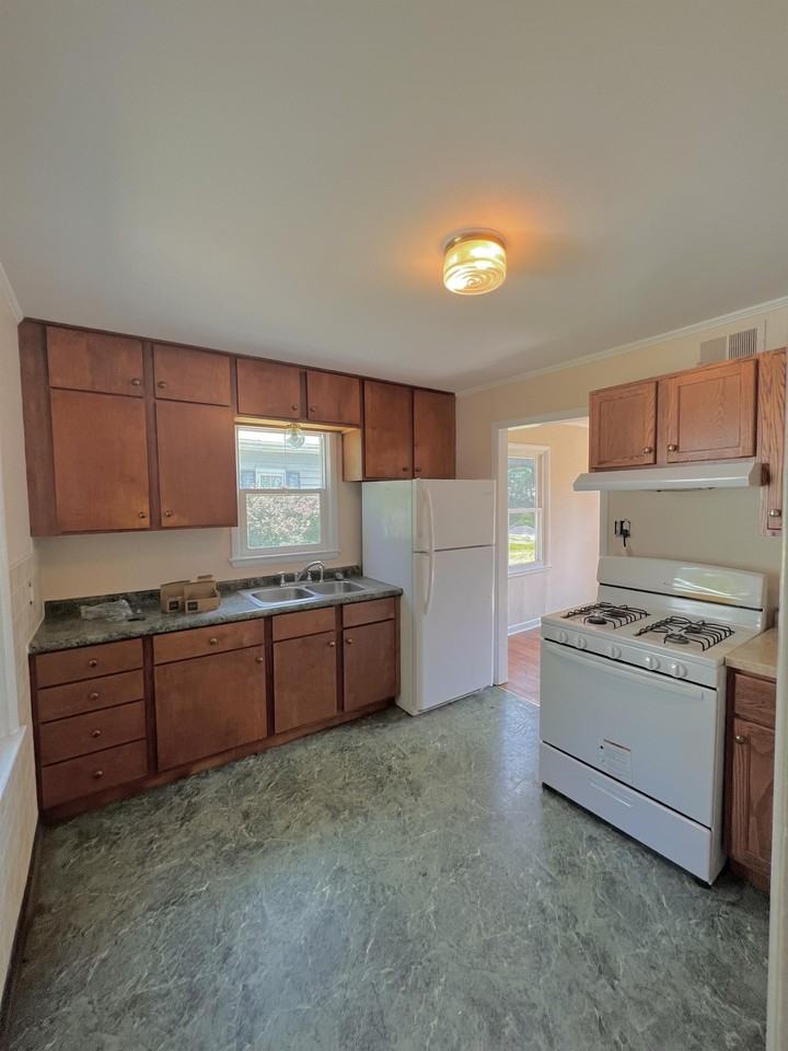 805 Jewell Ave #805 - Photo 7 of 9