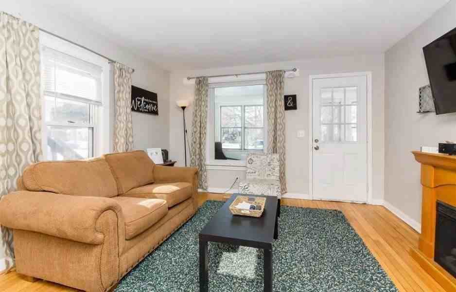 4330 Girard Ave N #0 - Photo 3 of 10