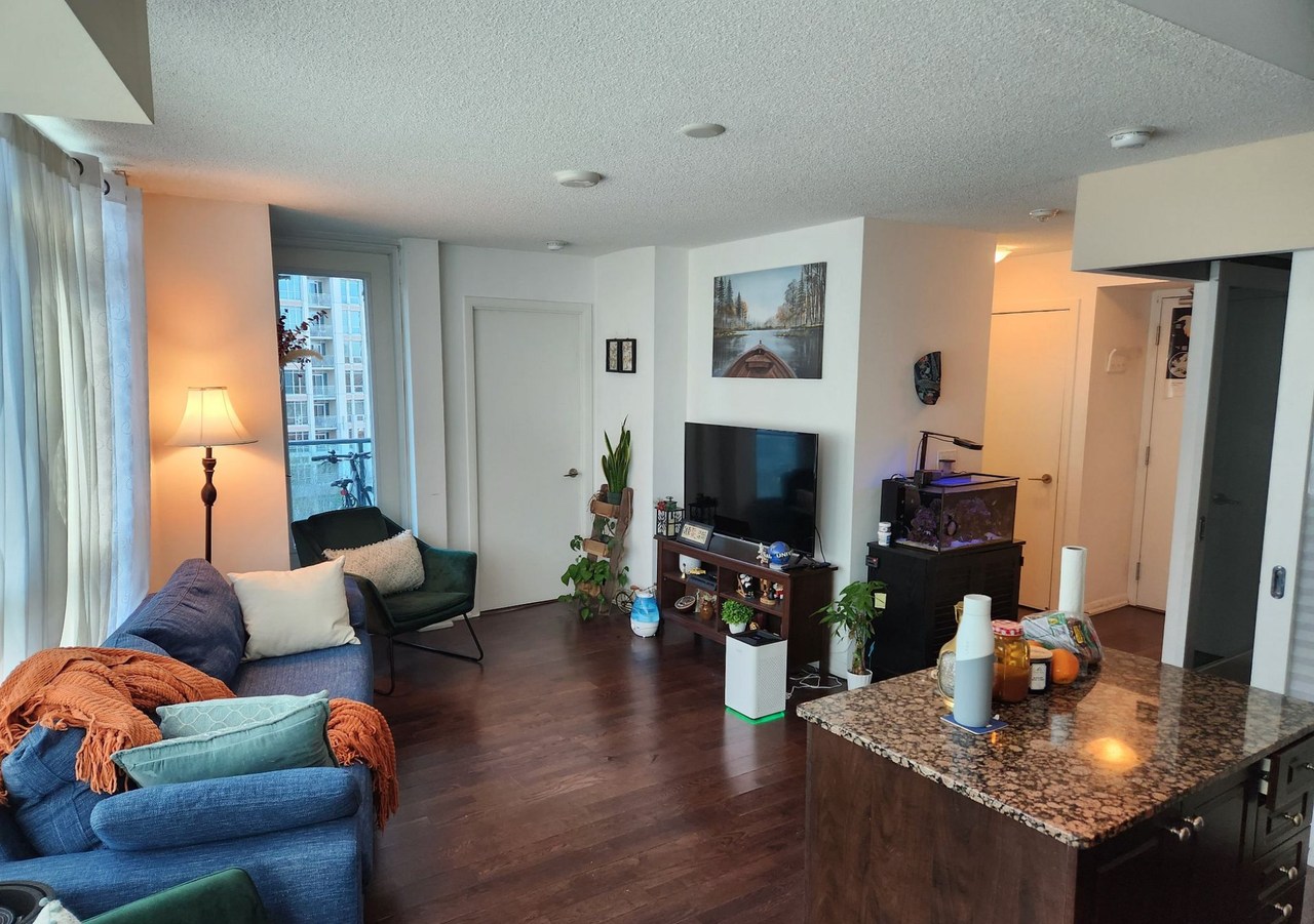 215 Fort York Boulevard #520 - Photo 3 of 6