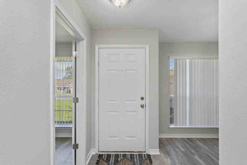 5309 Whitney Court - Photo 3 of 32