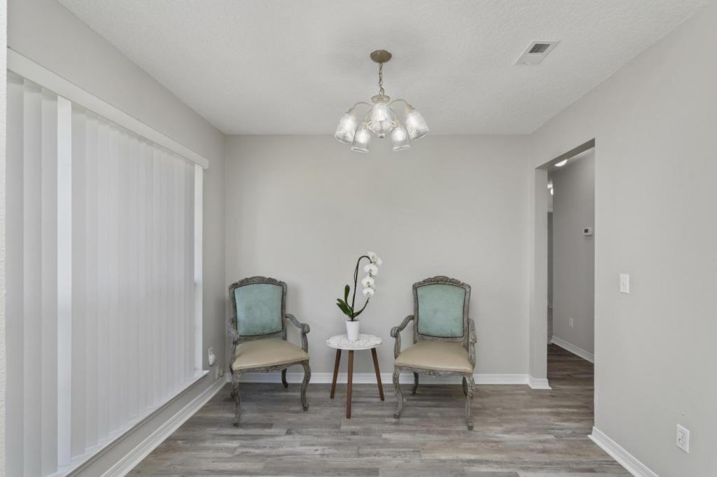 5309 Whitney Court - Photo 4 of 32