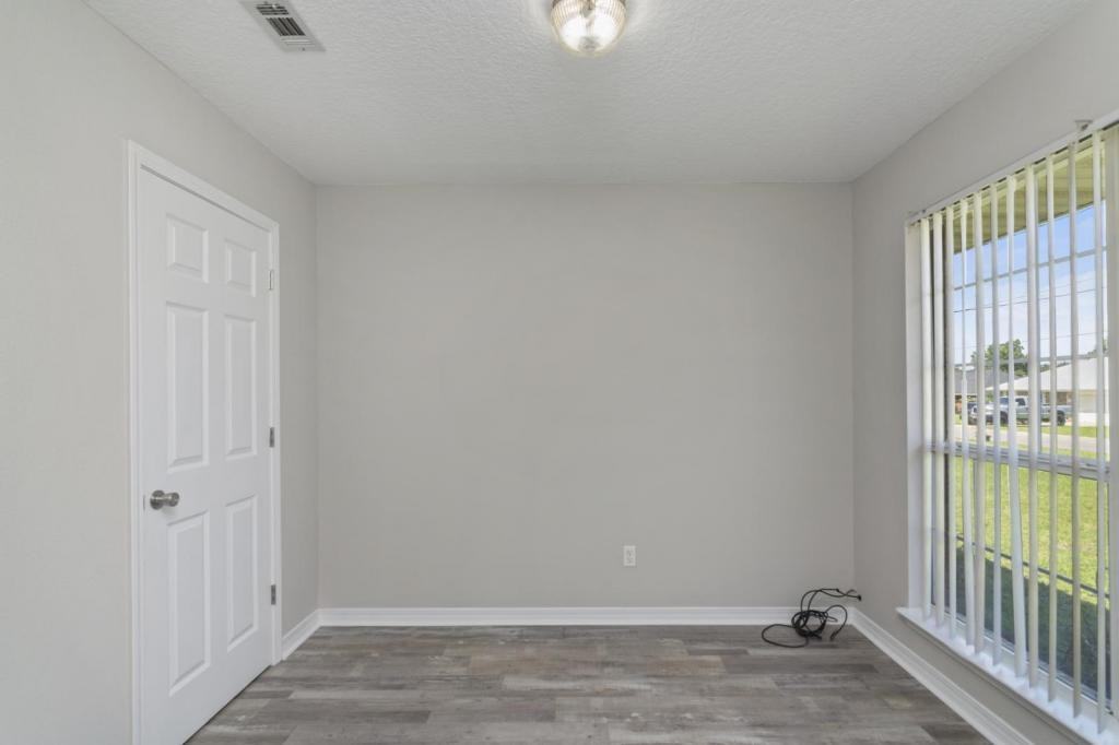 5309 Whitney Court - Photo 5 of 32