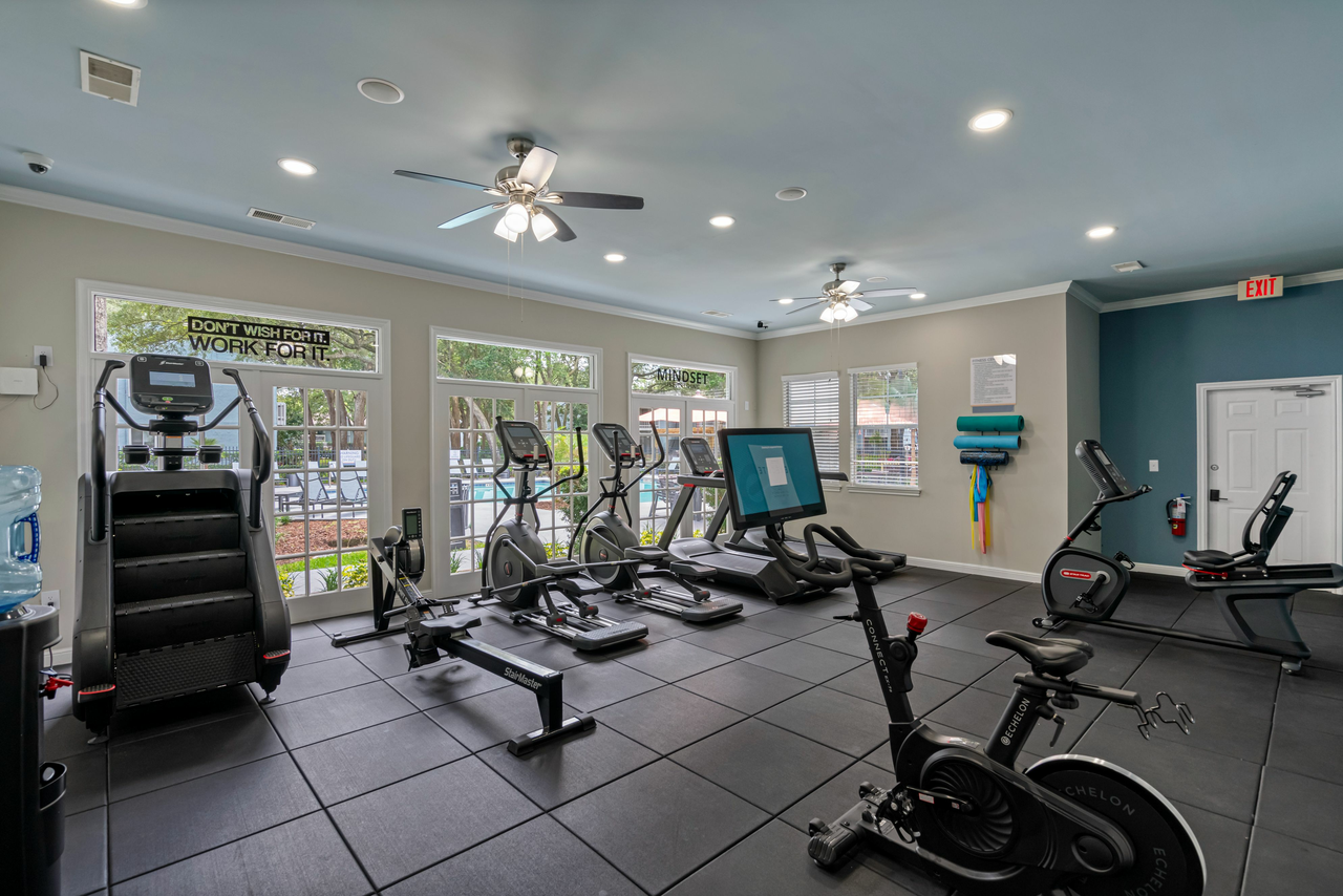 Monterey at Beach Boulevard - Photo 4 of 27