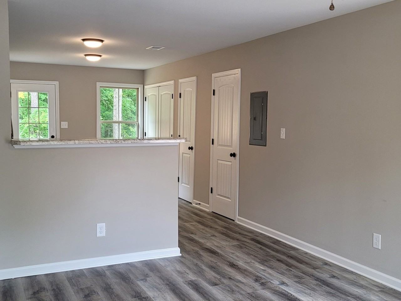 231 Smithson Ln Unit D - Photo 3 of 7