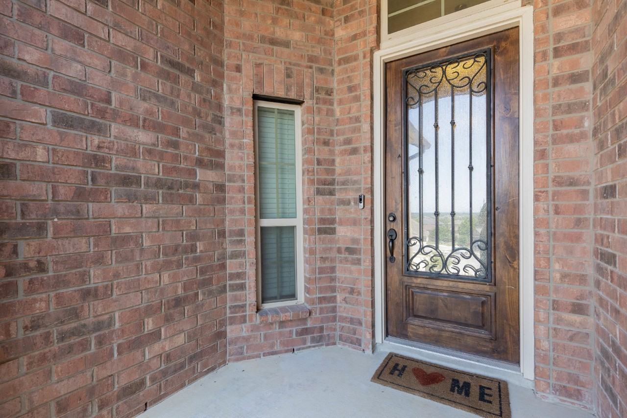 1523 Nicholas Cv - Photo 2 of 39