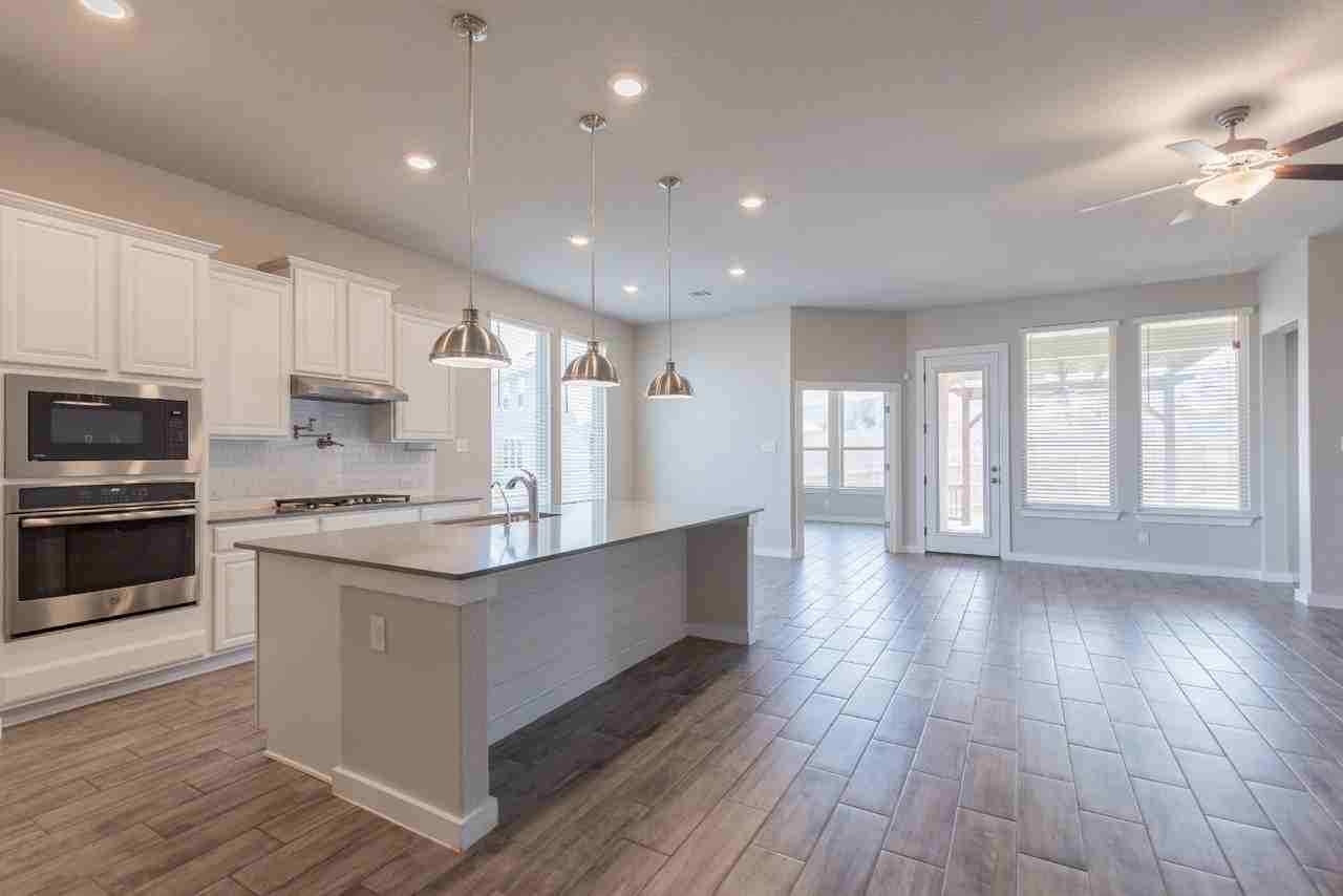 1523 Nicholas Cv - Photo 3 of 39