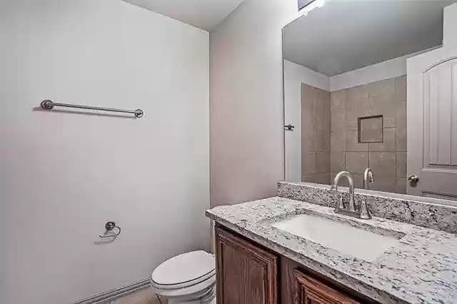 2361 Homewood Ln - Photo 3 of 11