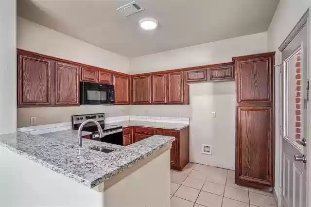 2361 Homewood Ln - Photo 7 of 11