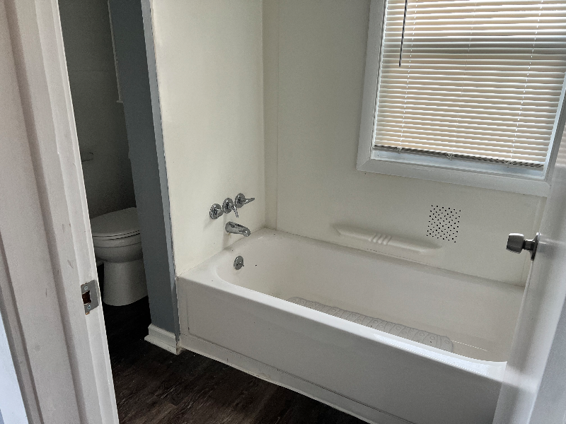 104 Charles Ave - Photo 4 of 17