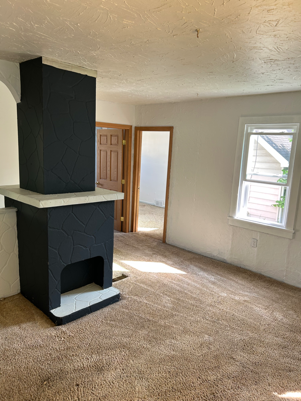 1031 7th St - Photo 2 of 14