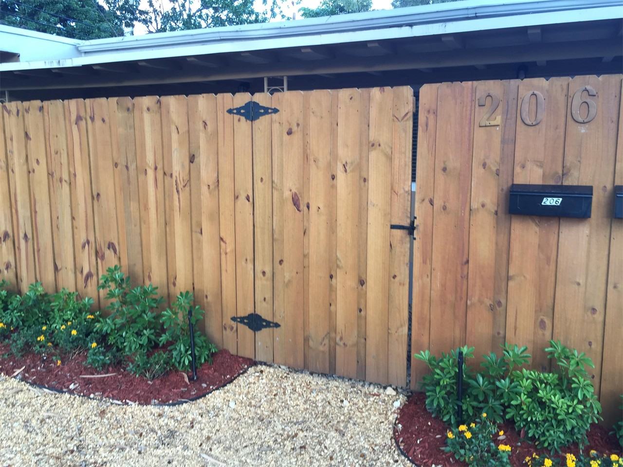 206 Ne 10th Ave #3 - Photo 4 of 38