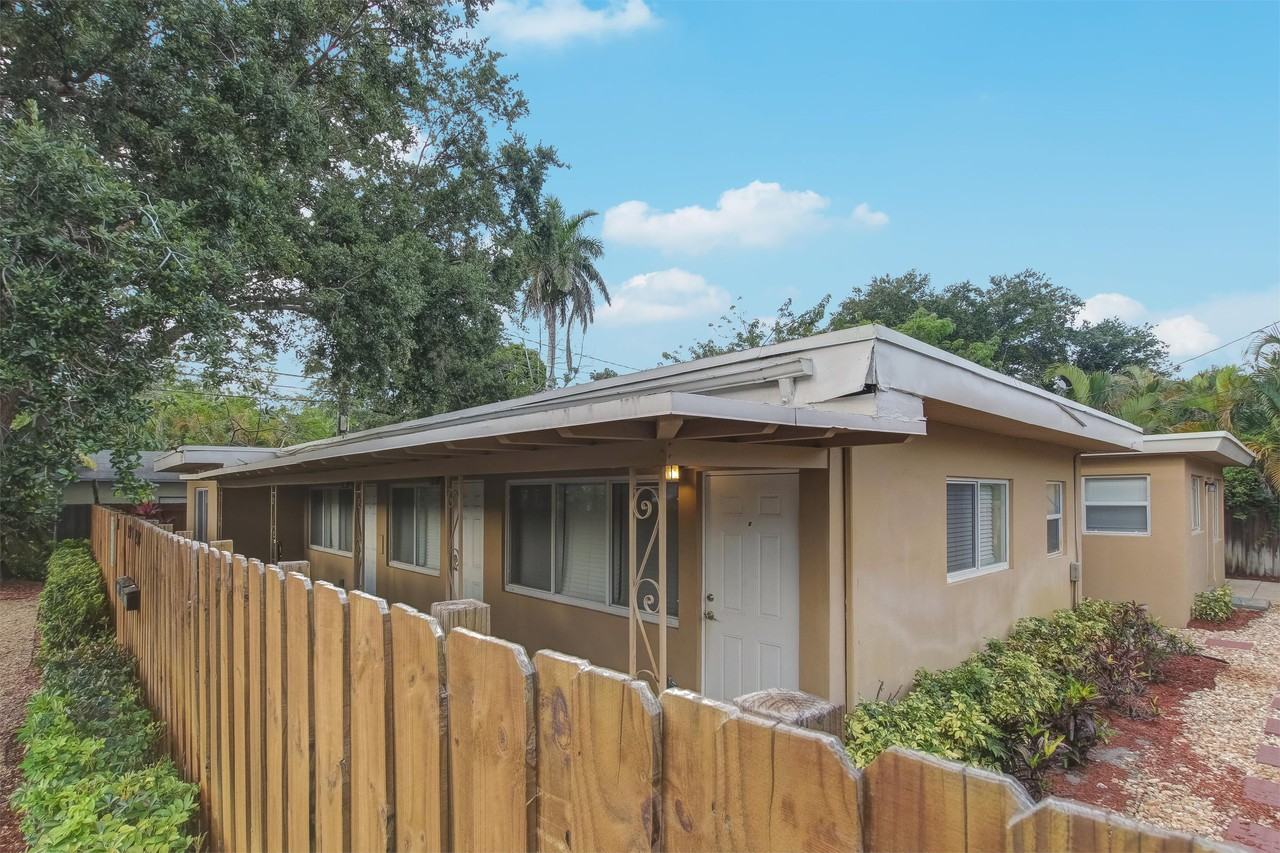 206 Ne 10th Ave #3 - Photo 5 of 38