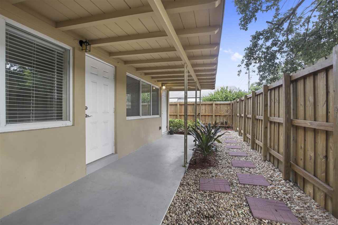 206 Ne 10th Ave #3 - Photo 6 of 38