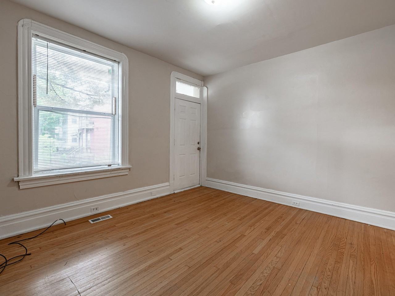 3450 Giles Ave #1F - Photo 4 of 17