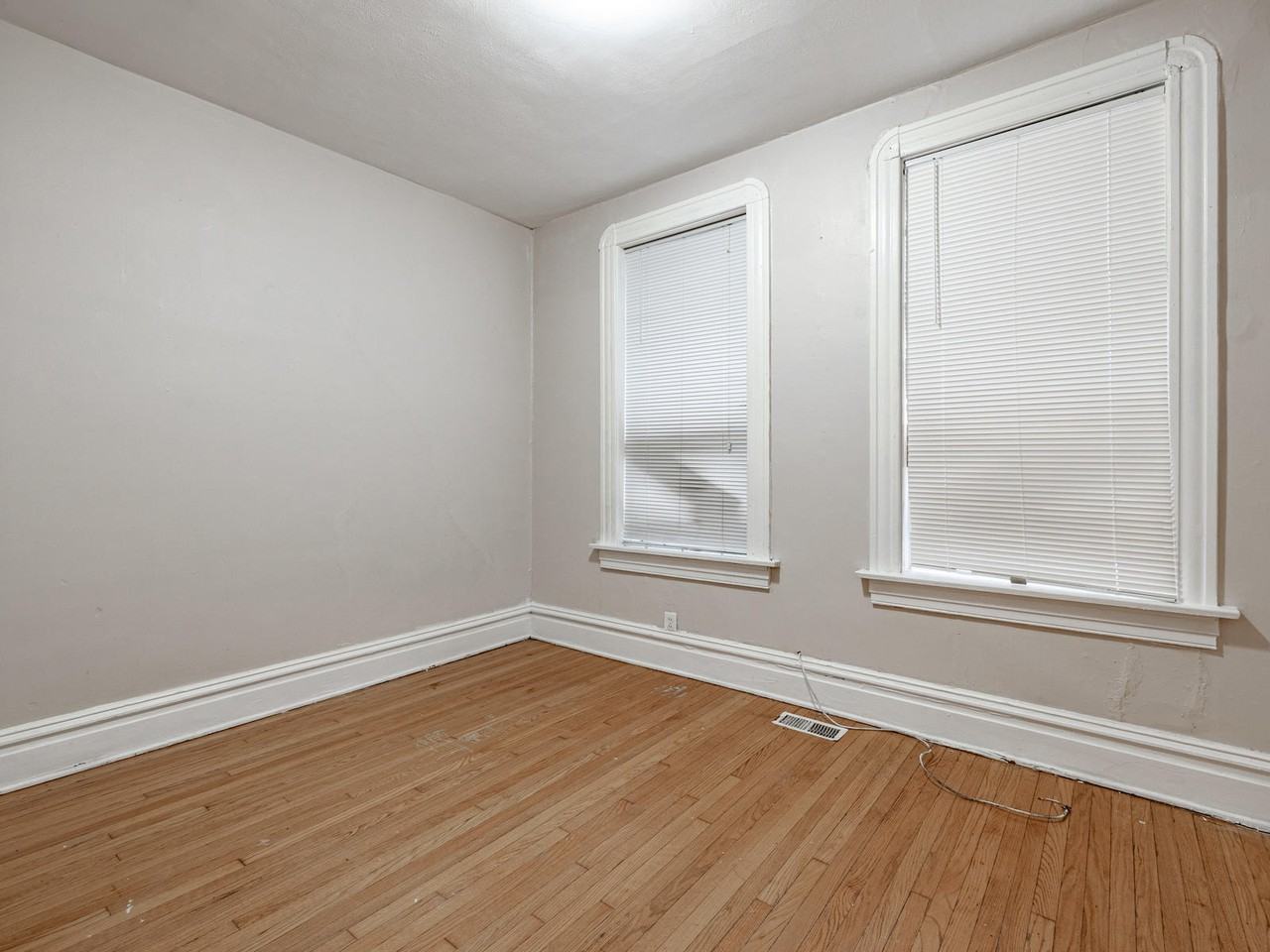 3450 Giles Ave #1F - Photo 5 of 17