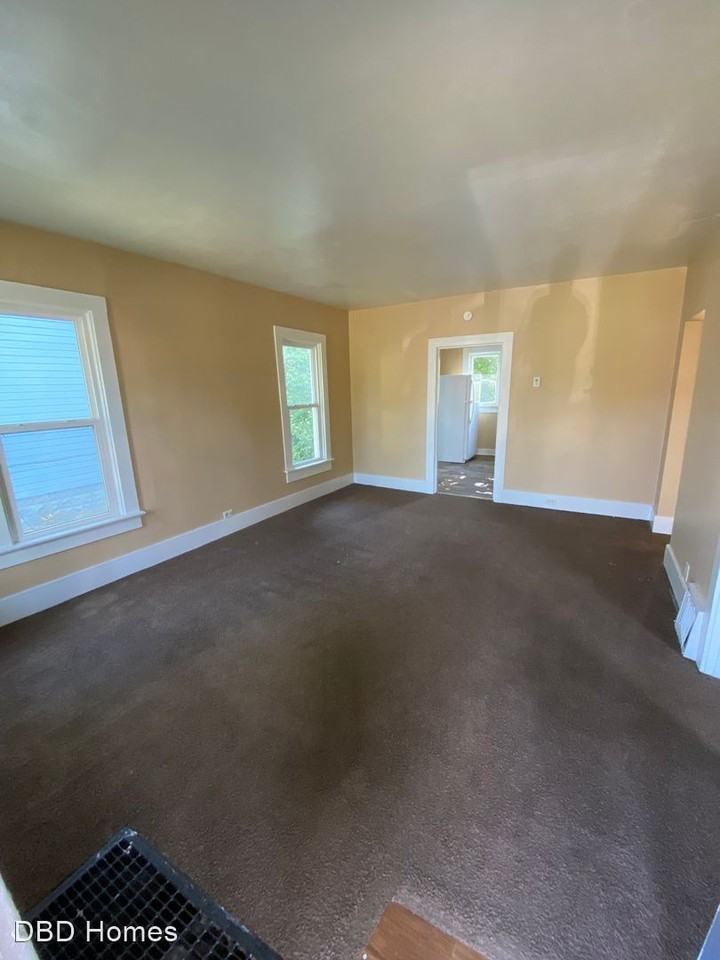 3415 Euclid Ave - Photo 2 of 6