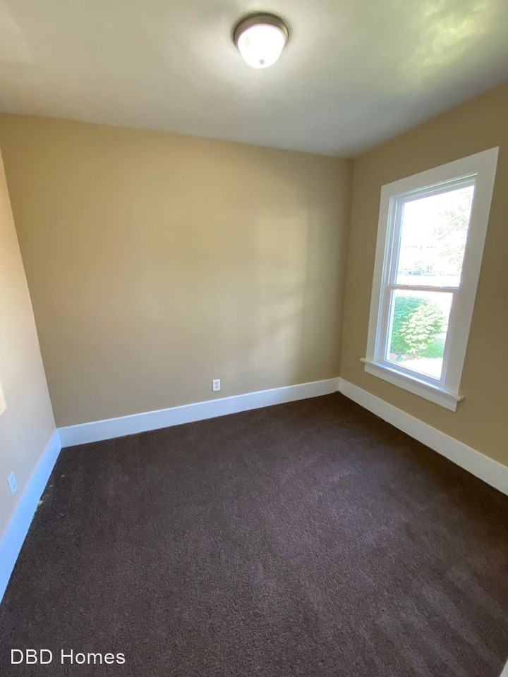 3415 Euclid Ave - Photo 3 of 6