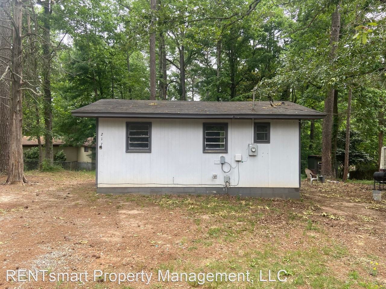 217 Dogwood Cir - Photo 2 of 9