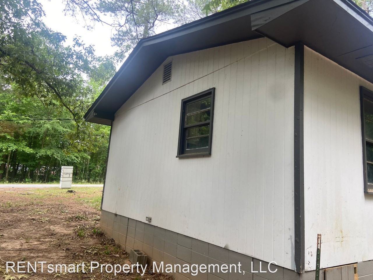 217 Dogwood Cir - Photo 3 of 9