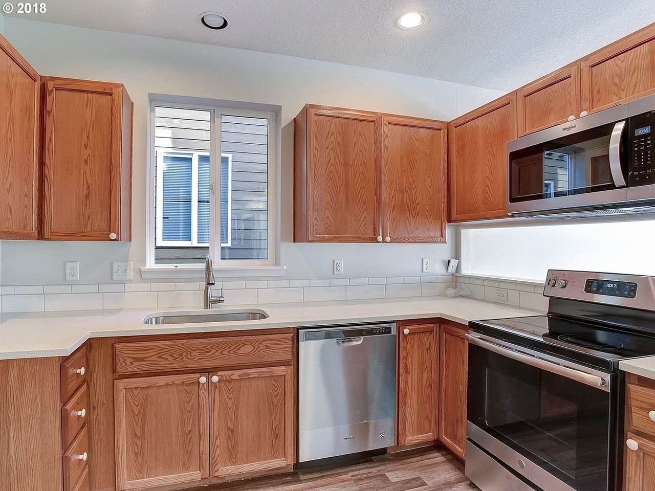 1150 Se Bacarra St - Photo 2 of 10