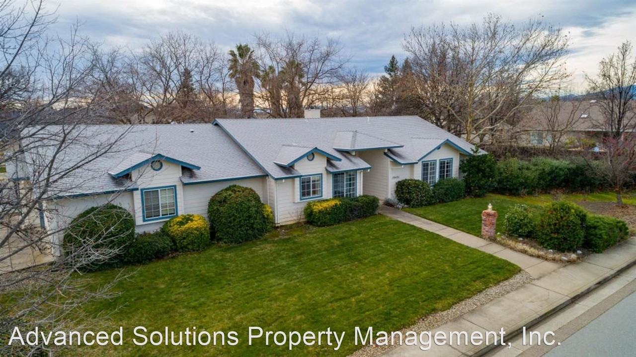 19431 Hollow Ln - Photo 2 of 16