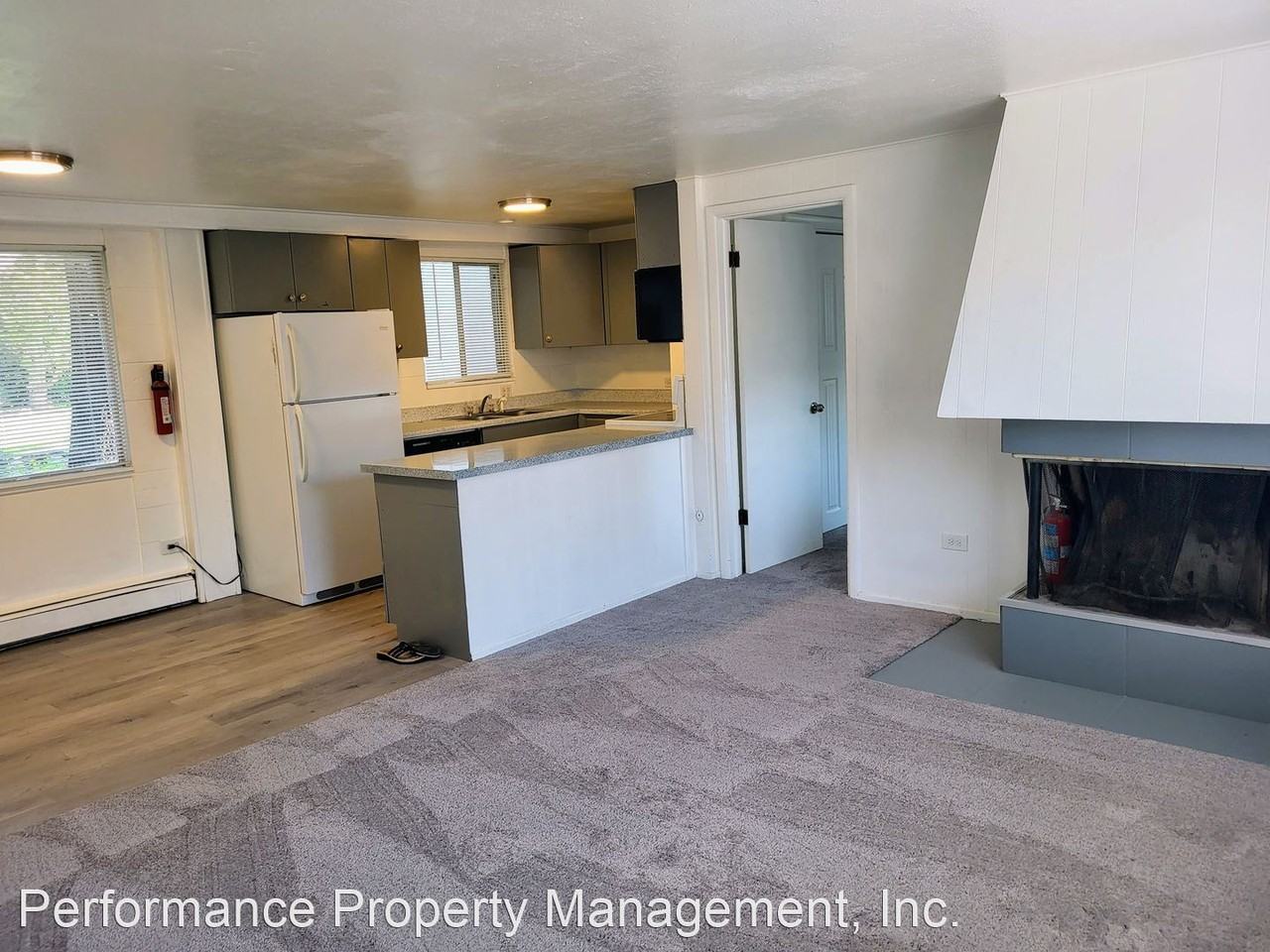 1045 Balsam St. - Photo 2 of 10