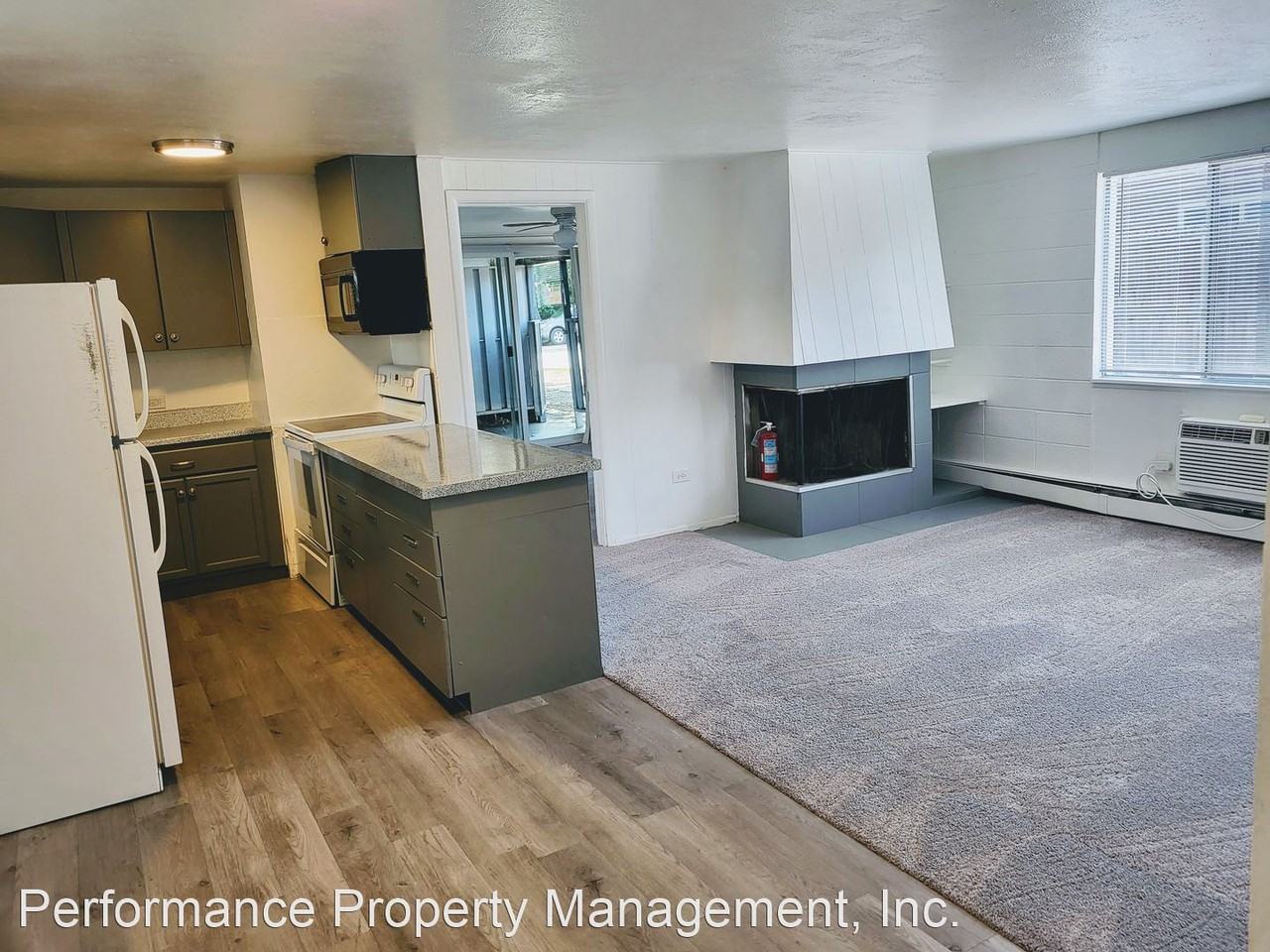 1045 Balsam St. - Photo 3 of 10