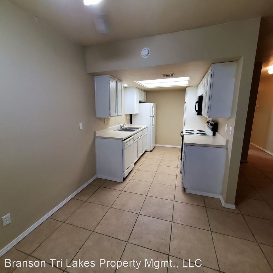 Three Bedroom Duplex - Photo 3 of 12