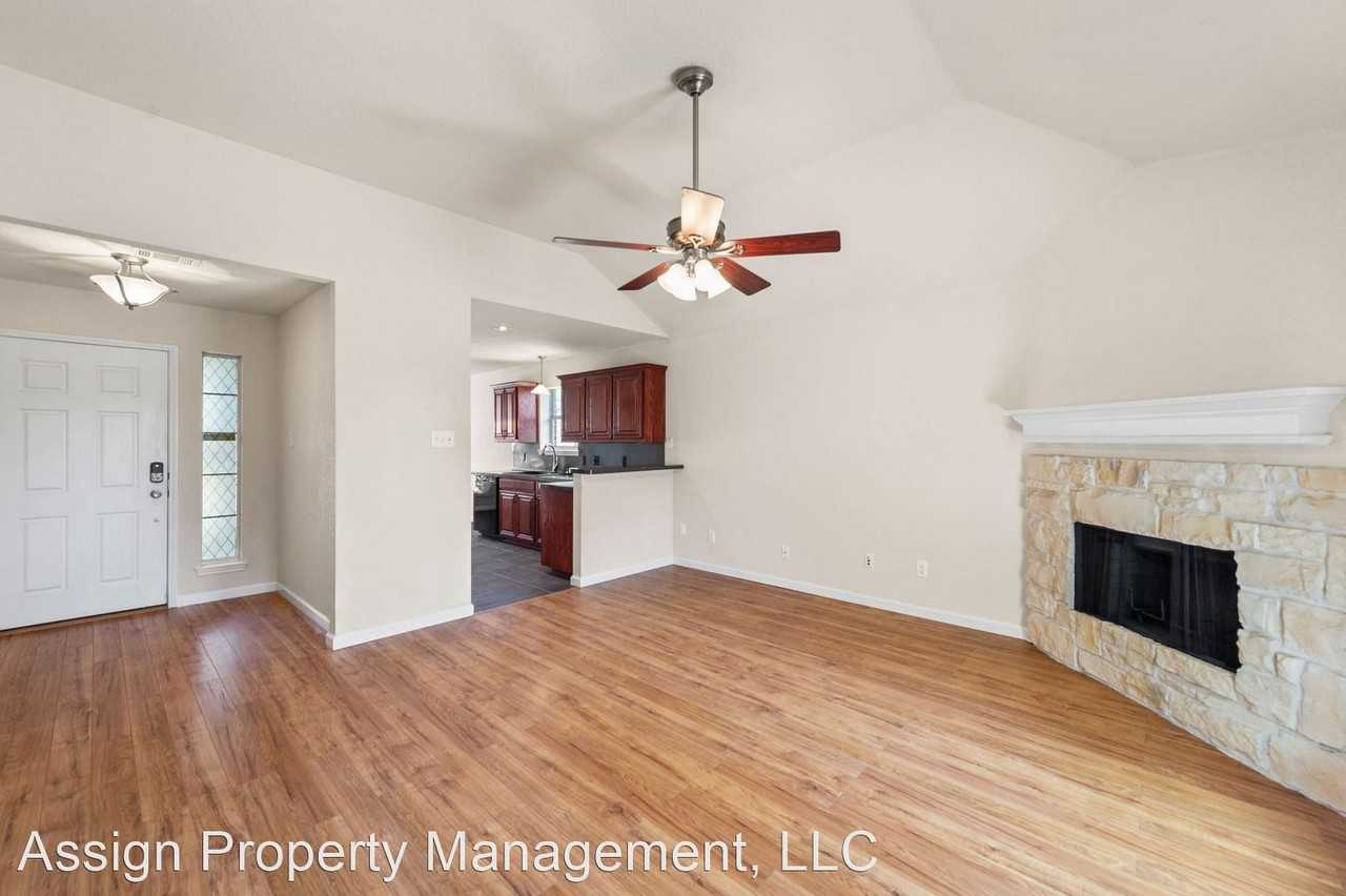 10844 Middleglen Rd - Photo 3 of 30