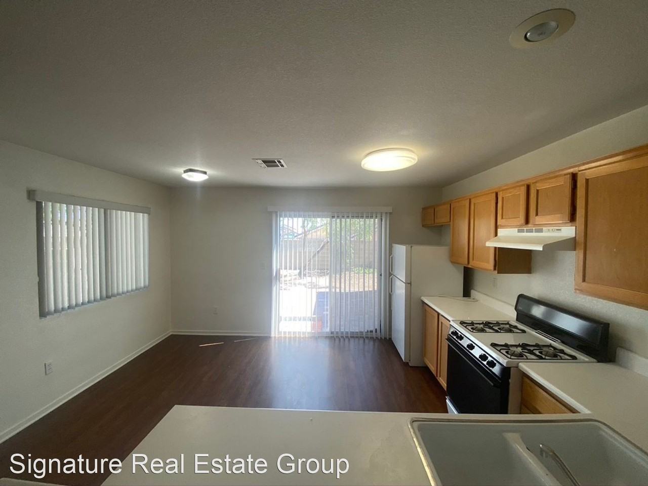 7901 Odysseus Ave - Photo 3 of 12