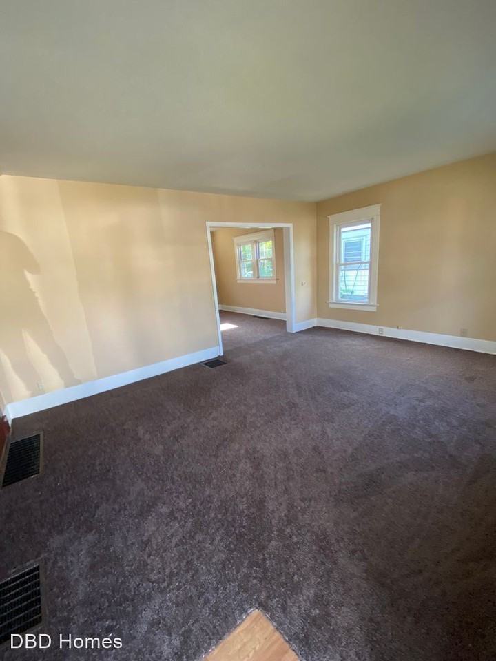 2817 Euclid Ave - Photo 2 of 8