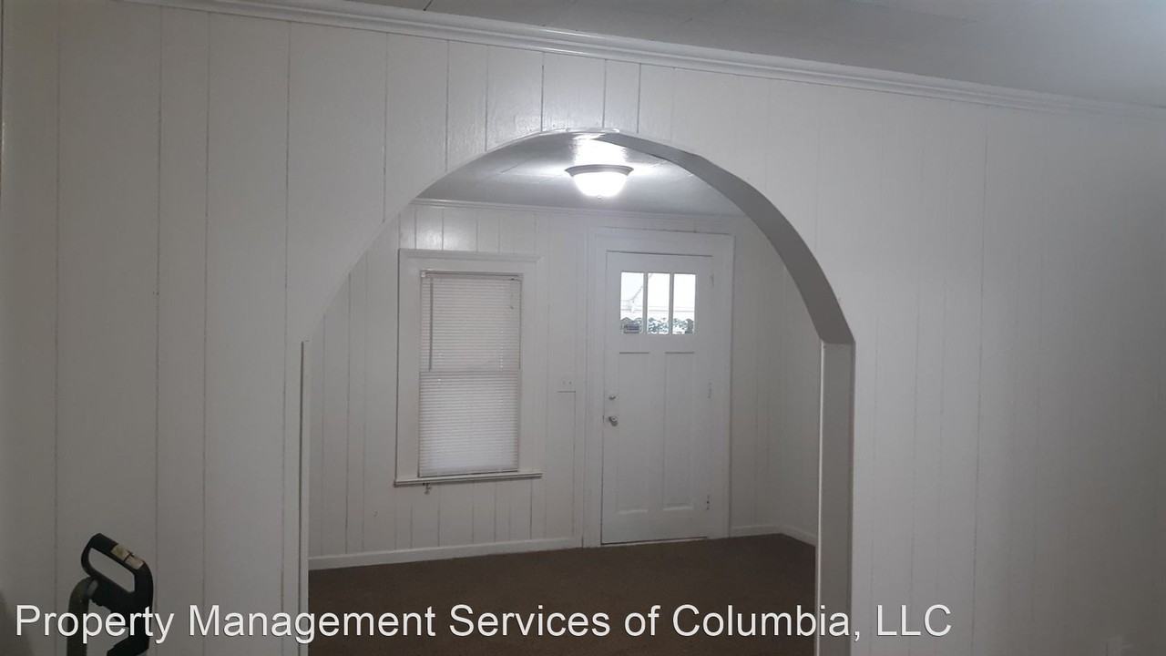 930 Vernon Ct - Photo 3 of 20