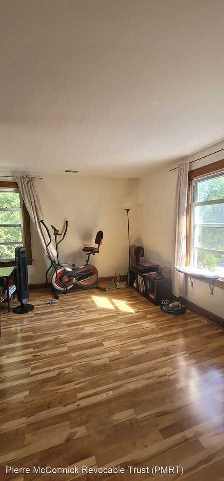 923 West 2nd Street - Photo 3 of 9