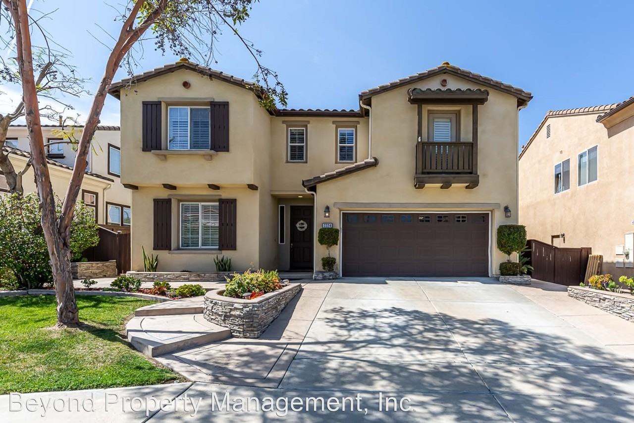 2224 Corte Anacapa - Photo 2 of 36