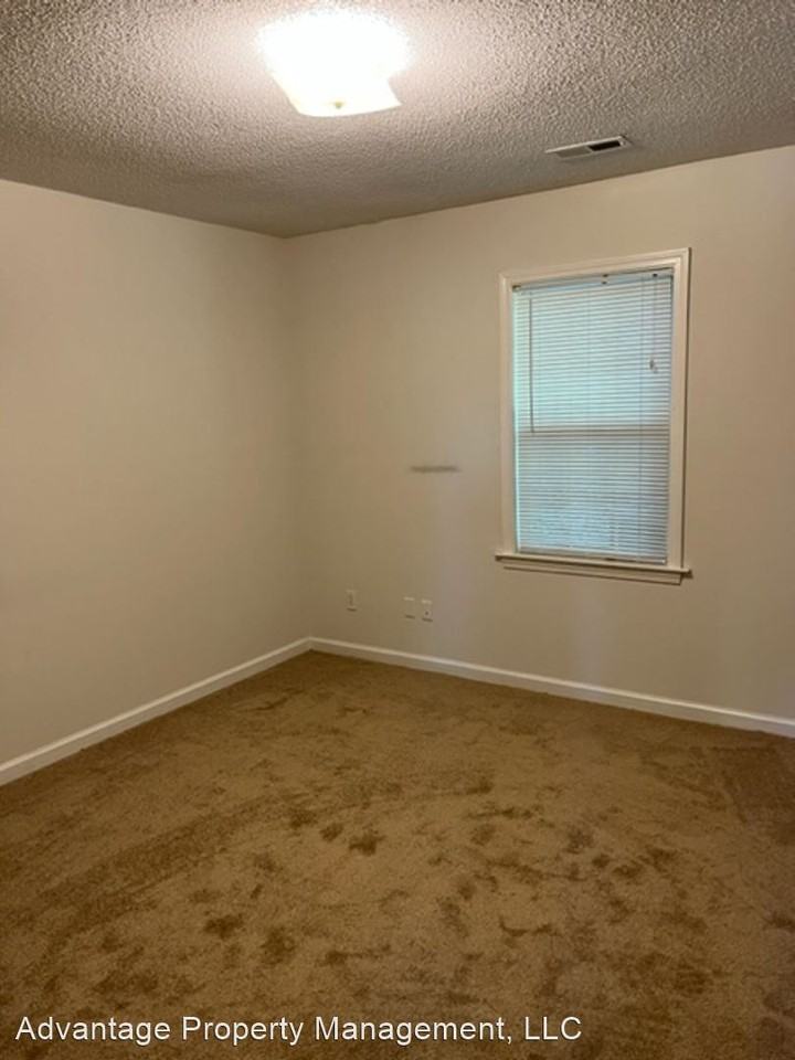 308 Foster St. - Photo 3 of 11