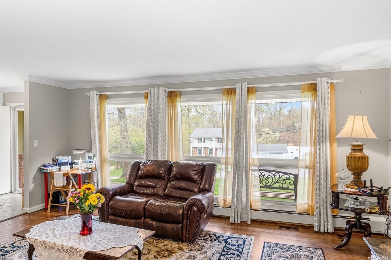 6 George Ct - Photo 2 of 19