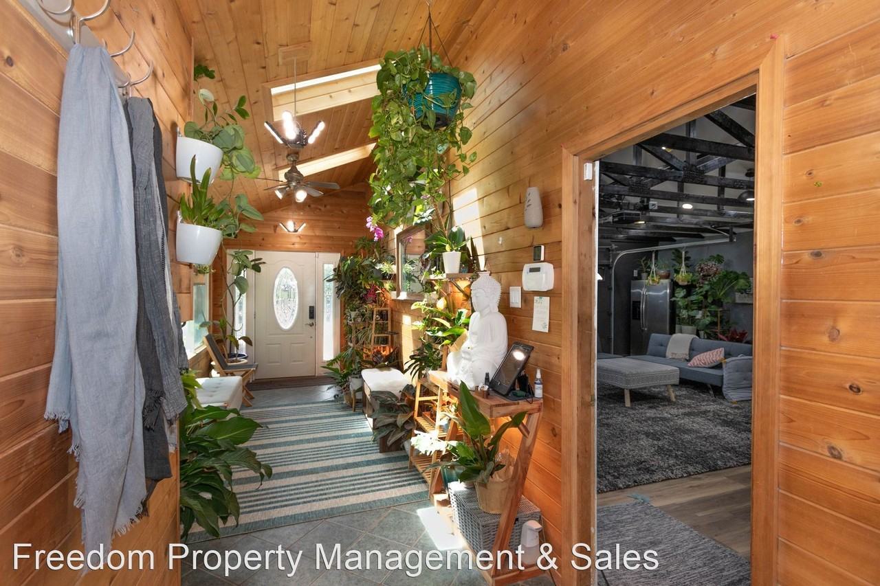 77 Newport Ct - Photo 3 of 50