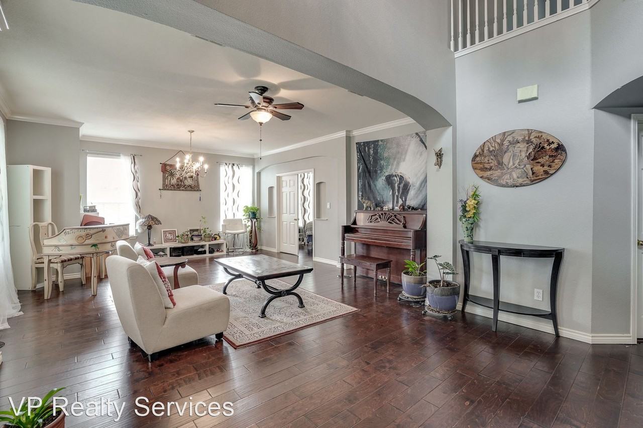 527 Weeping Willow Dr - Photo 2 of 28