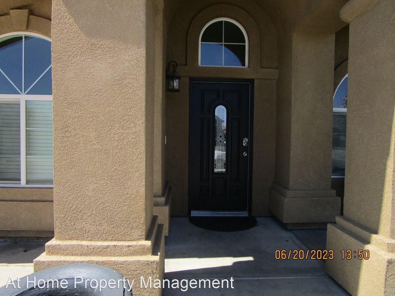 9320 Cadbury Dr - Photo 2 of 10