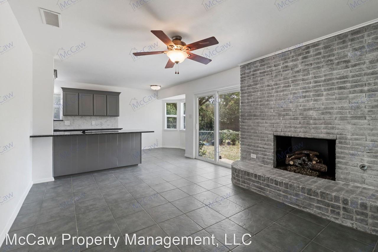 737 Willow St - Photo 3 of 15