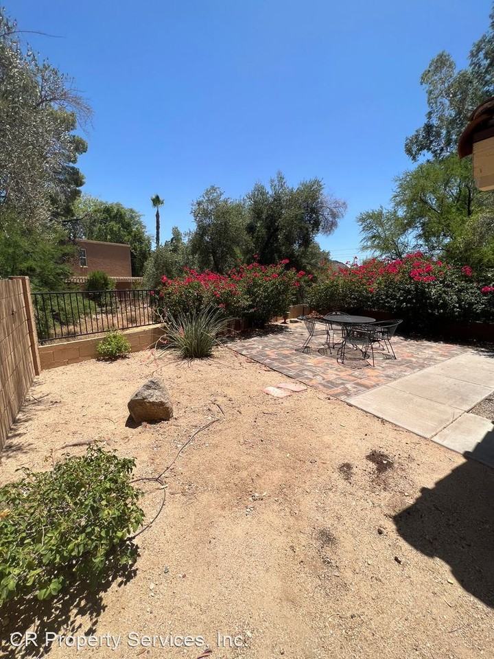 10413 N 10th Pl #1 - Photo 2 of 30