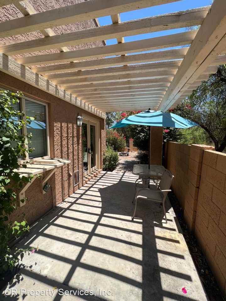 10413 N 10th Pl #1 - Photo 3 of 30