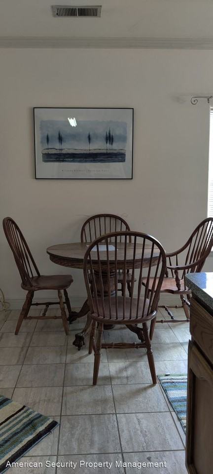 2065 Sconyers Ct - Photo 3 of 12